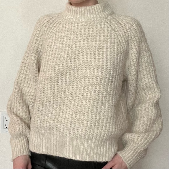 Universal Thread Sweater - Picture 4 of 4